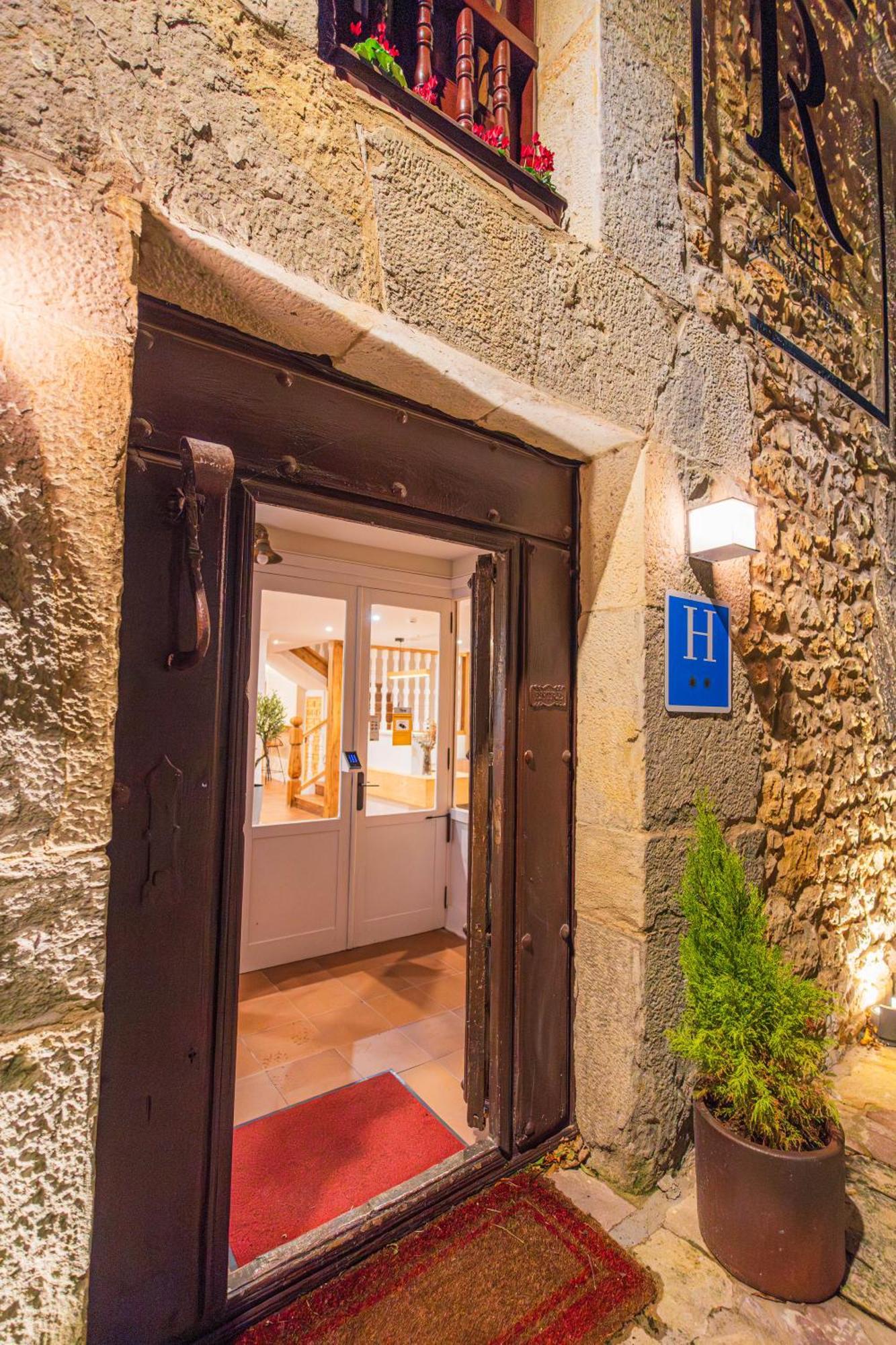 Hotel R Santillana Santillana del Mar Extérieur photo